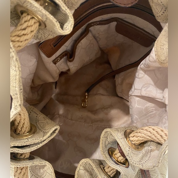 Michael Kors Large Signature Marina Tote - Picture 5 of 11